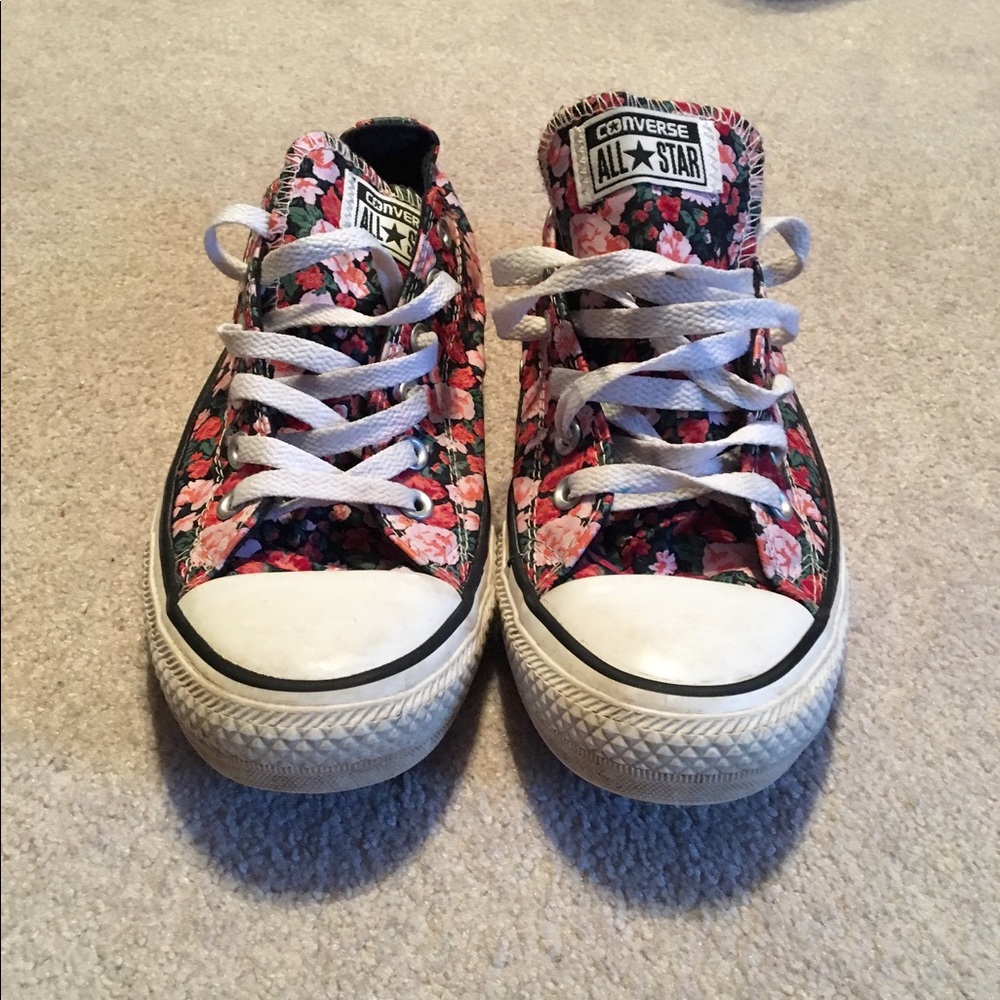 Floral Converse Size 9!!